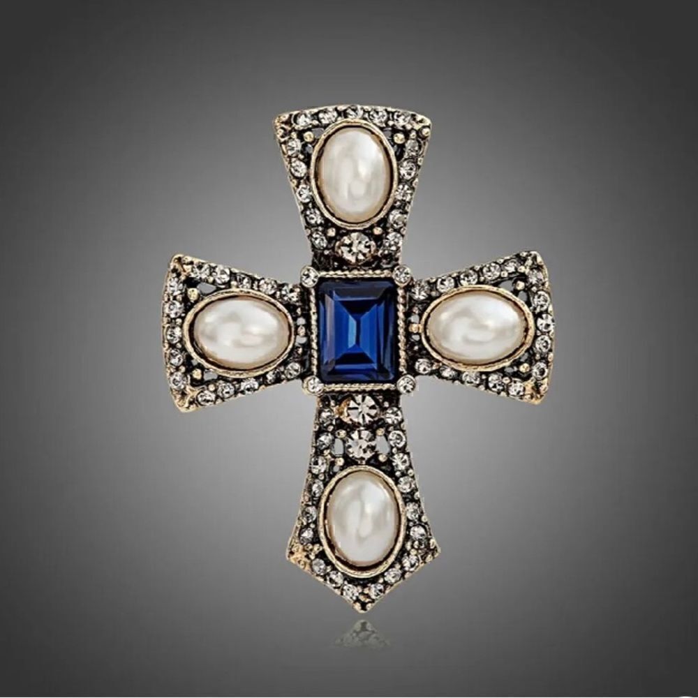 ⭐️ Crystal & pearl brooch/lapel pin ⭐️ - Picture 3 of 4